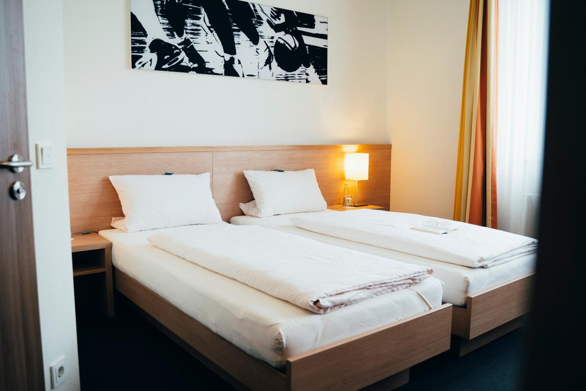 Business & Conference Sporthotel Großwallstadt מראה חיצוני תמונה